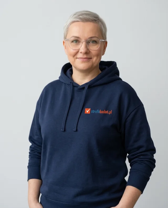 Alicja — fictional AI agent portrait